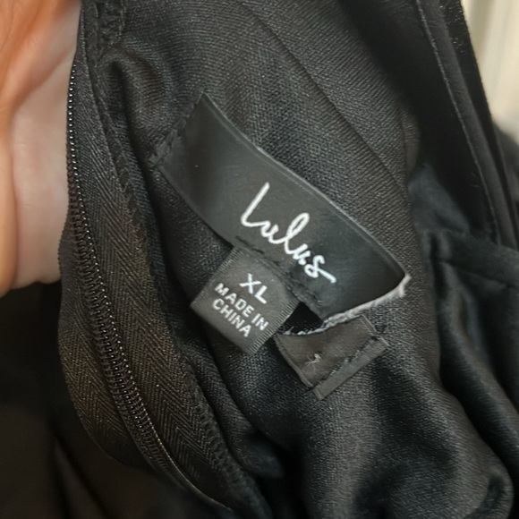 NWOT Ideal Occasion Black Pleated Flutter Sleeve Backless Maxi Dress - Picture 8 of 8